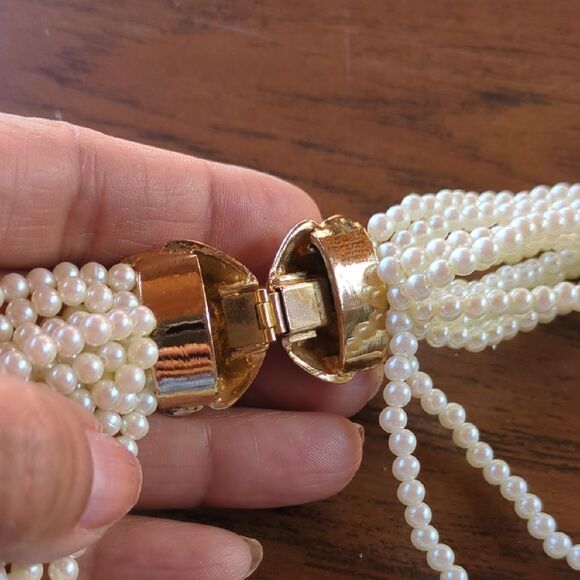 Elegant Vintage Cream and Gold Multi-Strand Necklace‎ - Picture 3 of 10